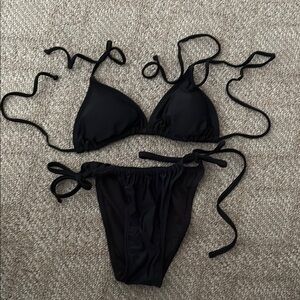 Black Bikini Set like new- small top medium bottom